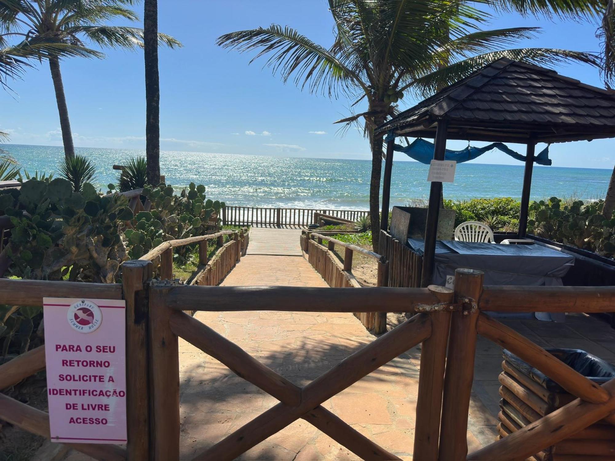 Flat Guarajuba 4 Quartos Terreo A Beira Mar - Pe Na Areia - Governanca Com Arrumadeira E Wi Fi Inclusos Camassari Luaran gambar
