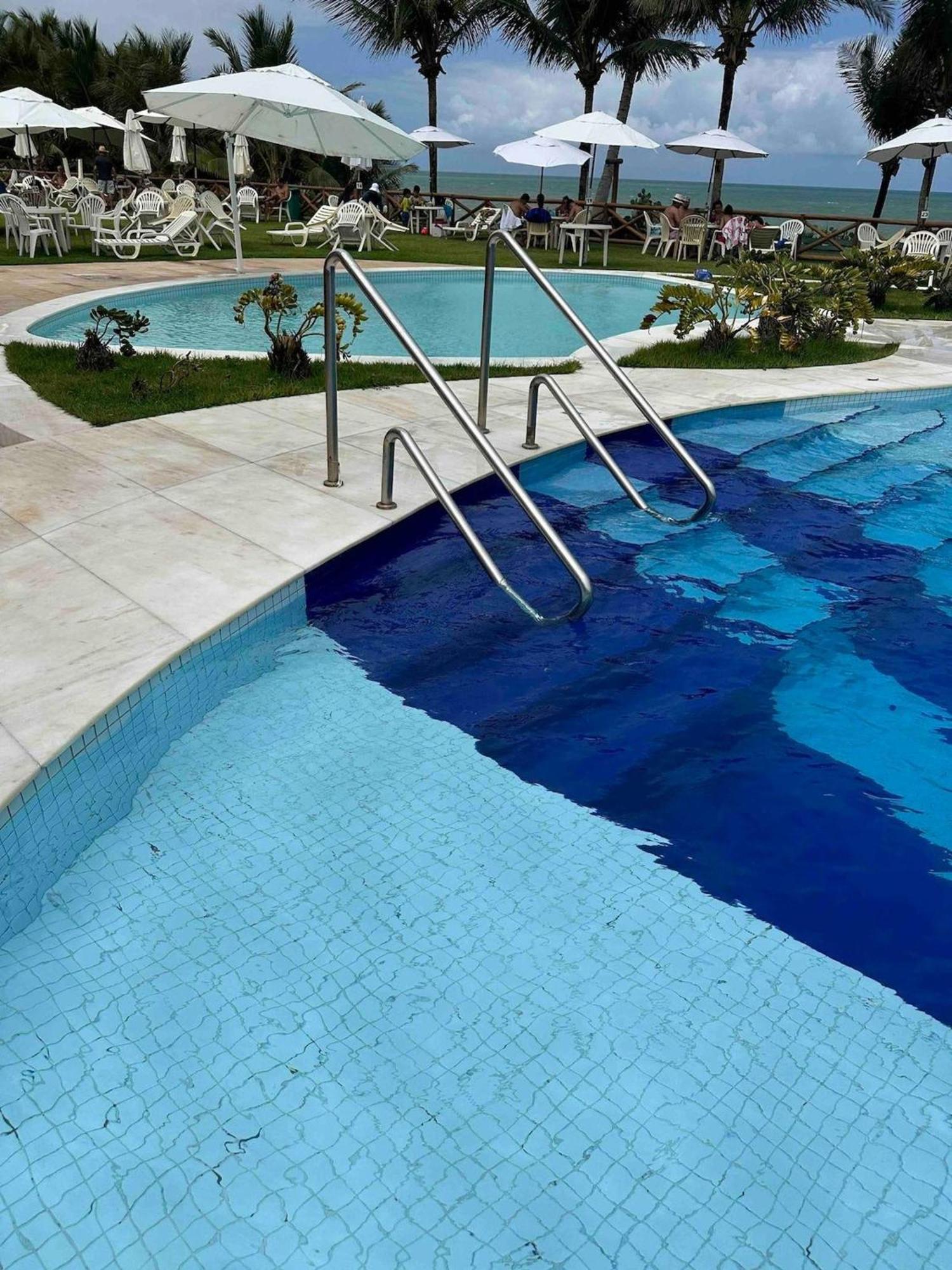Flat Guarajuba 4 Quartos Terreo A Beira Mar - Pe Na Areia - Governanca Com Arrumadeira E Wi Fi Inclusos Camassari Luaran gambar