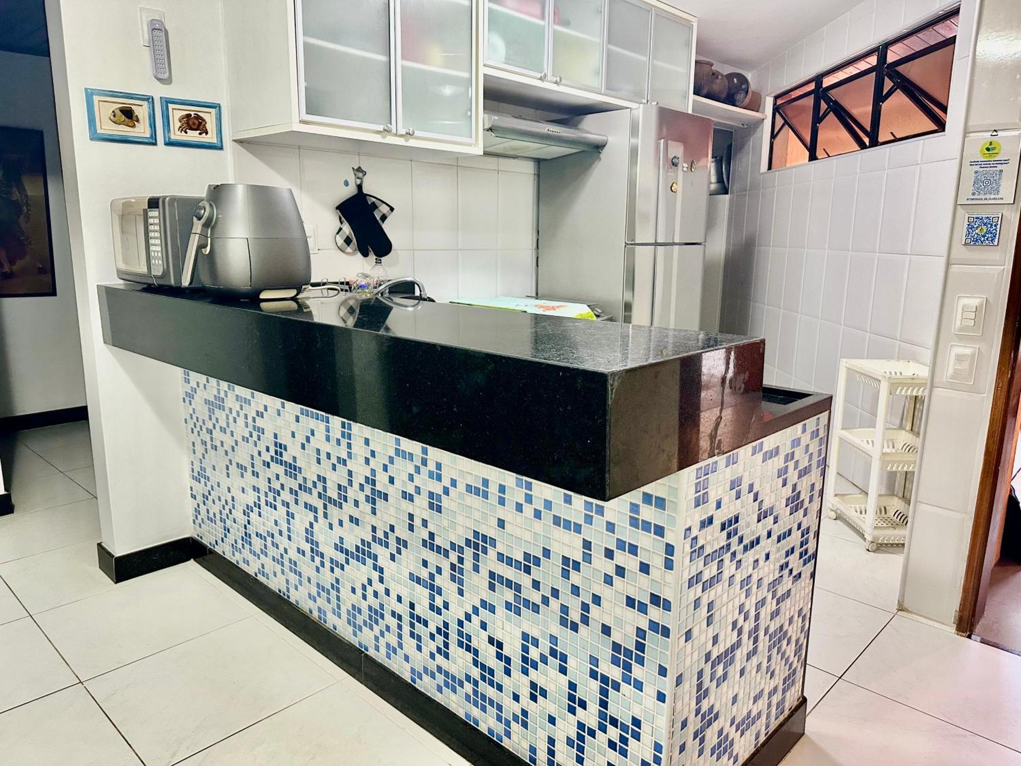 Flat Guarajuba 4 Quartos Terreo A Beira Mar - Pe Na Areia - Governanca Com Arrumadeira E Wi Fi Inclusos Camassari Luaran gambar
